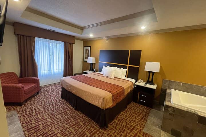 Room 7 of 16
