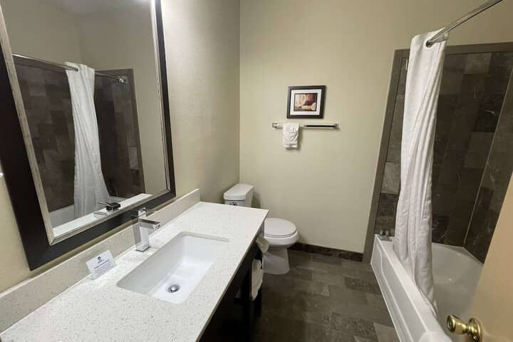 Room 12 of 16